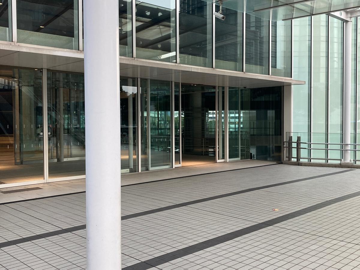 日産自動車の施設外観です。