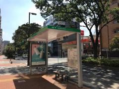 「都立新宿山吹高校前」バス停留所