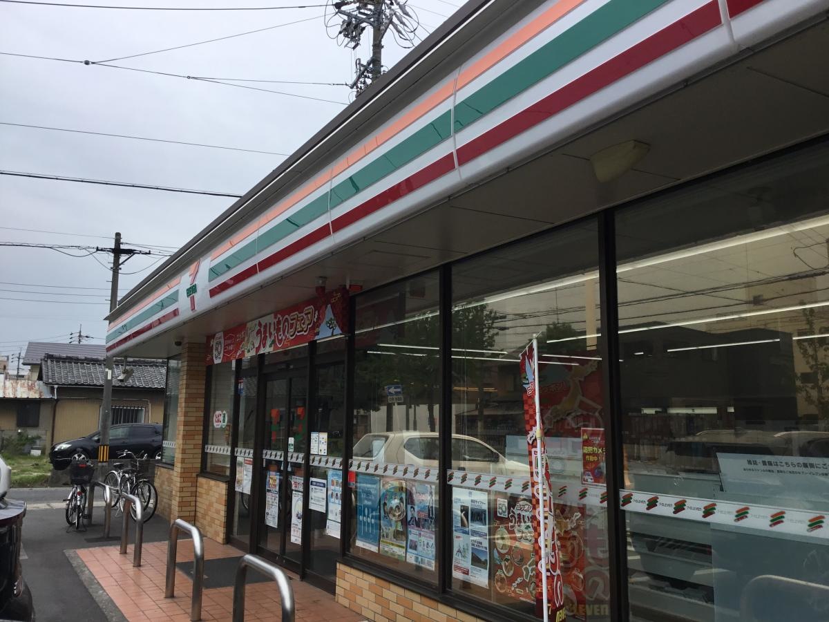 セブンイレブン名西通り1丁目店外観