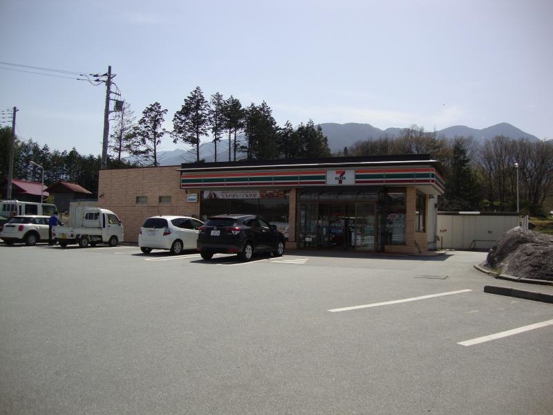 セブンイレブン北杜白州店