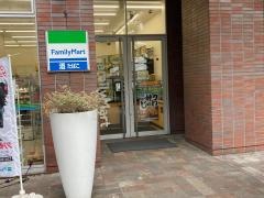 ファミリーマート　横浜万国橋店
