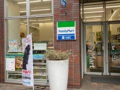 ファミリーマート　横浜万国橋店
