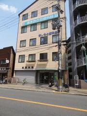 あきおか形成外科
