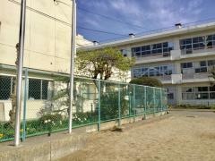 境小学校