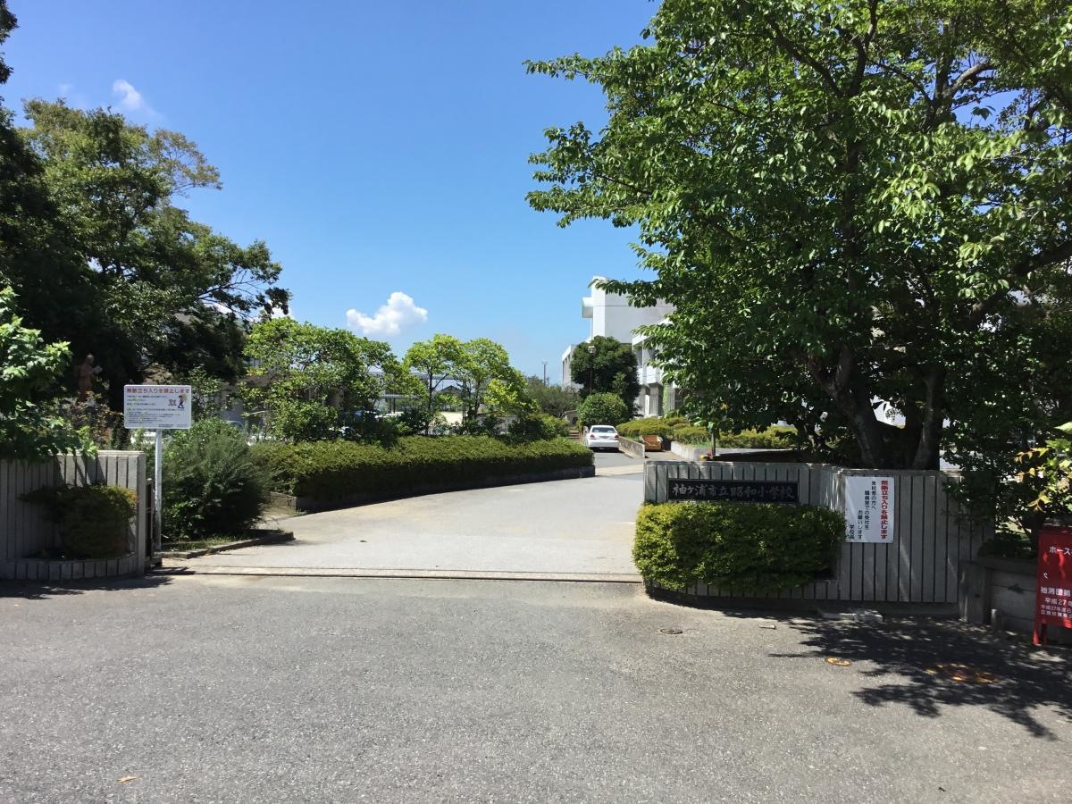 正門