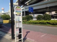 「横浜駅改札口前」バス停留所