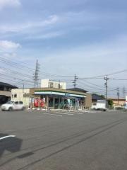 ファミリーマート　東員町六把野店