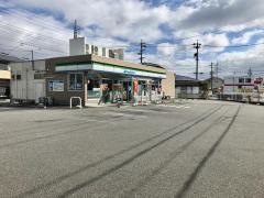 ファミリーマート　東員町六把野店