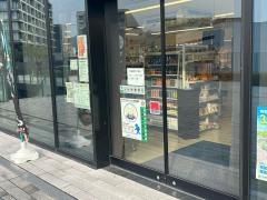 ローソン　Ｓ箕面船場阪大前駅店