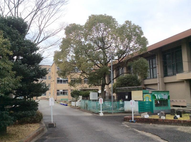 京都市立新林小学校です
