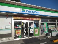 ファミリーマート　建部大田店