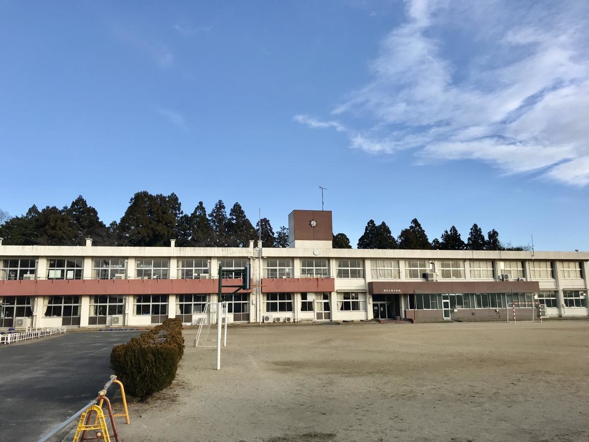 明小学校