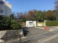 片平小学校