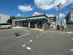 ファミリーマート　吹田江坂五丁目店