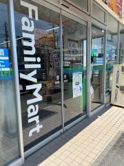 ファミリーマート　吹田江坂五丁目店