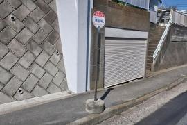 「鶴ケ丘二丁目」バス停留所