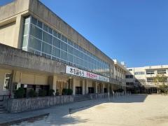 岡田小学校