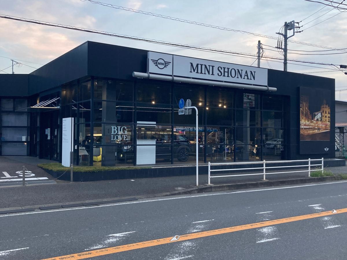 MINI湘南の施設外観です。