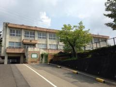 泉西小学校