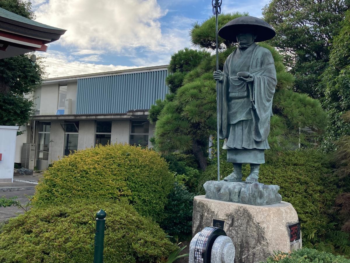 安養寺の周辺外観です。