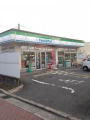 ファミリーマート　京田辺花住坂店