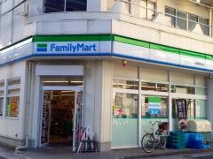 ファミリーマート　草津駅東口店