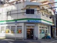 ファミリーマート　草津駅東口店