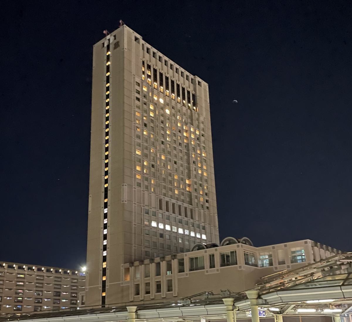 夜のリーガロイヤルホテル小倉