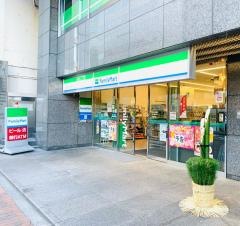 ファミリーマート　飯田橋駅前店