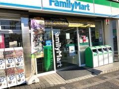 ファミリーマート　戸田公園駅前店