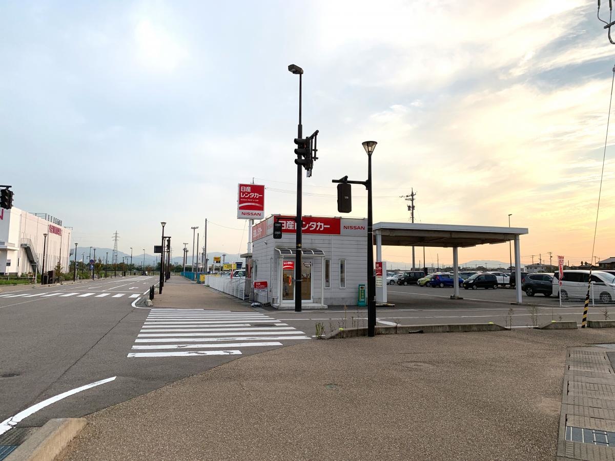 高岡駅前レンタカー