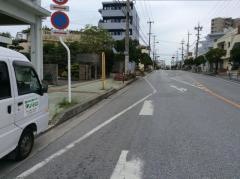 「沖縄国際大学入口」バス停留所