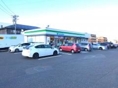 ファミリーマート　茜部菱野店