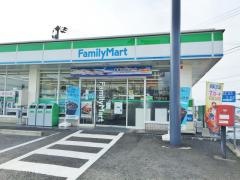 ファミリーマート　愛野展望台店