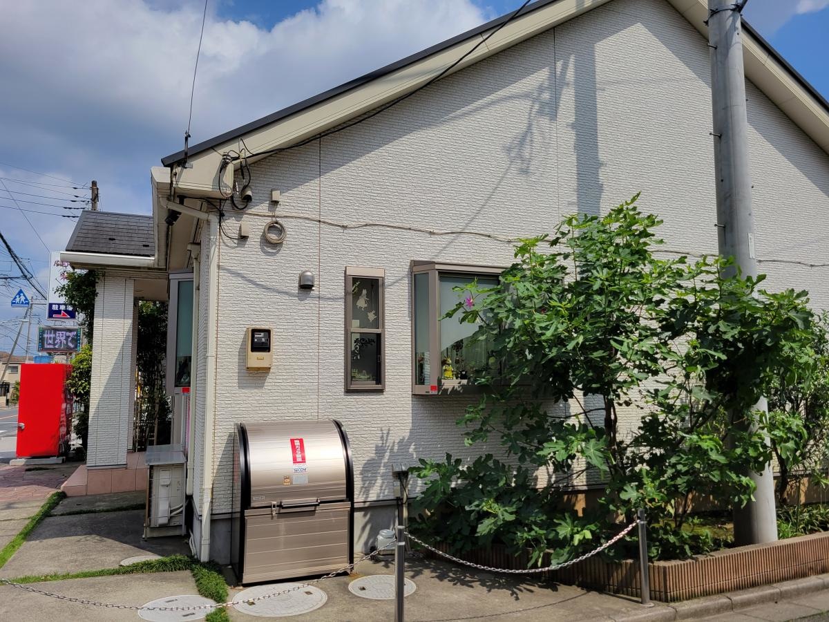 建物側面