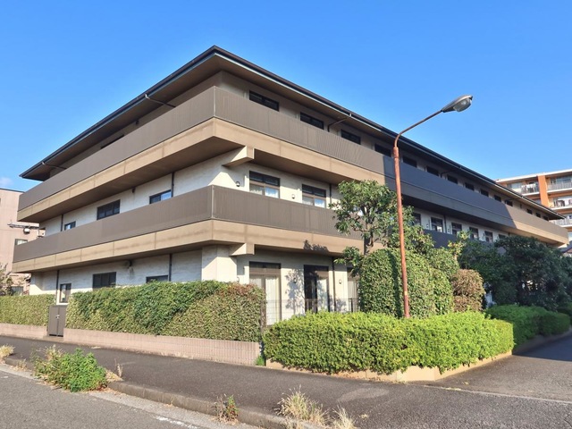 アズハイム横浜いずみ中央 建物全景