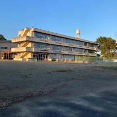 府中小学校