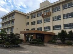 富山市立興南中学校
