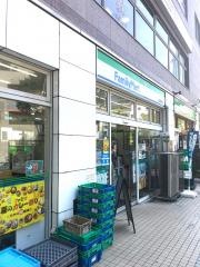 ファミリーマート　船堀駅前店