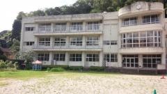 山佐小学校