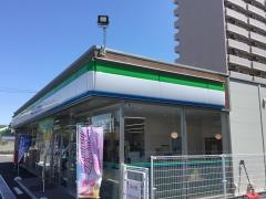 ファミリーマート　中川玉川町店