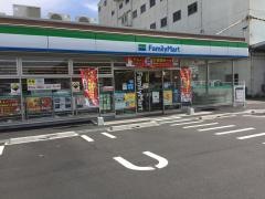ファミリーマート　中川玉川町店