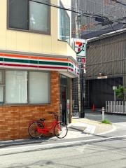 セブンイレブン　大阪高津2丁目店