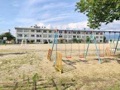 白根東小学校