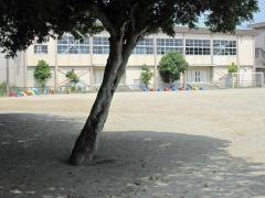 伊勢寺小学校