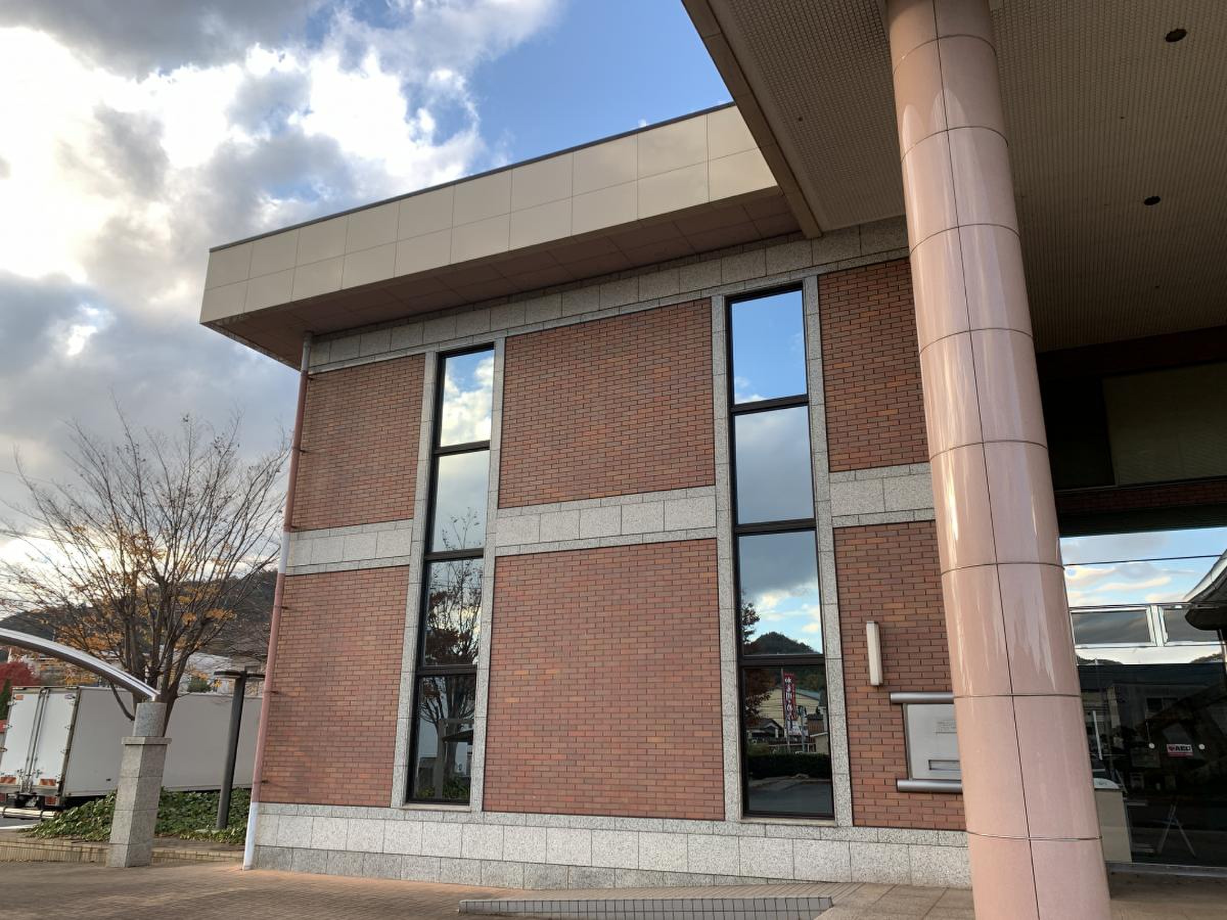 里庄 図書館
