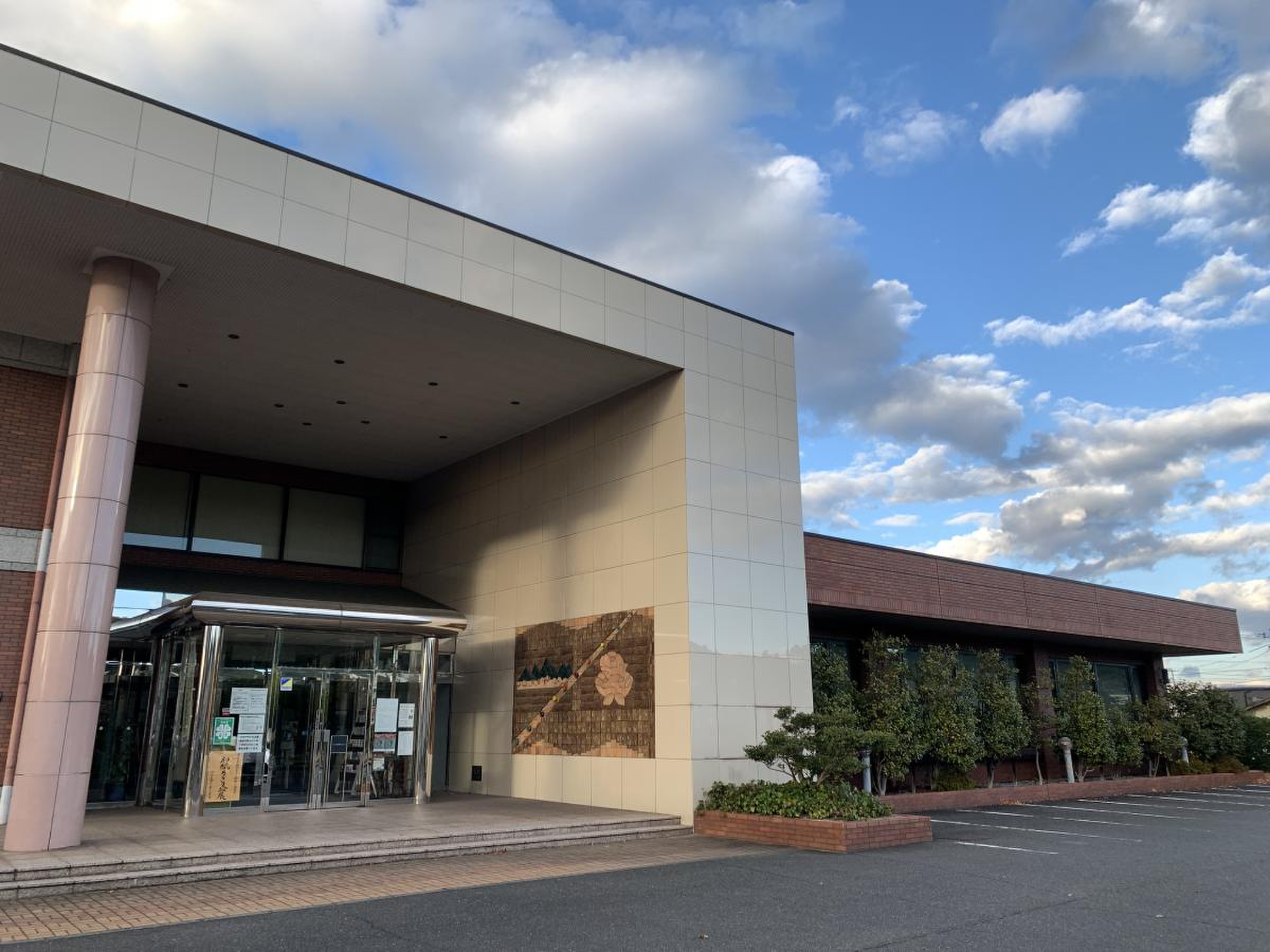 里庄 図書館