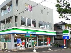 ファミリーマート　北松戸駅西口店