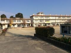 百間小学校