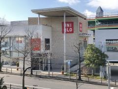 ユニクロ　星が丘テラス店